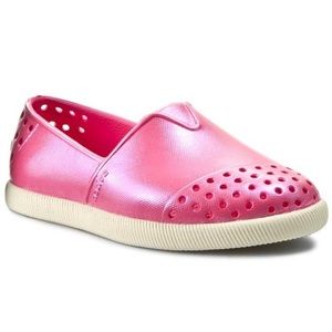 Native Verona toddler water shoes iridescent pink